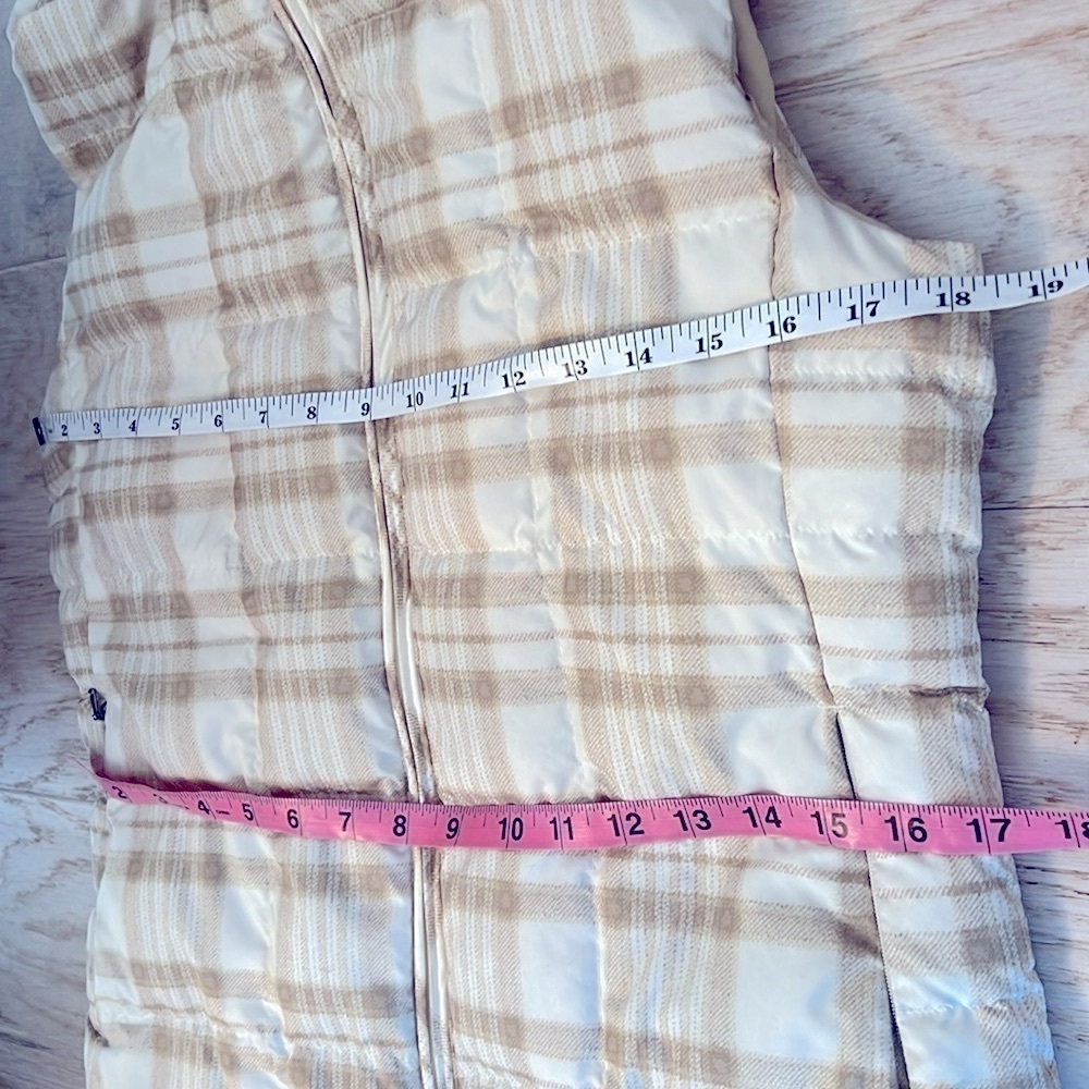 Patagonia Wooly Plaid in Raw Linen Neutral Color Hood Vest Puffer Size Medium - Picture 9 of 11